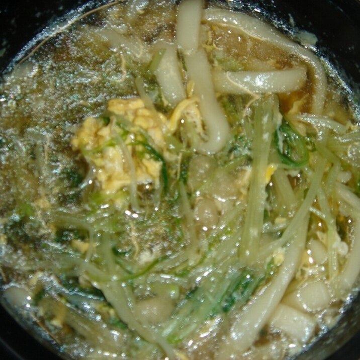 水菜てんかす卵の煮込みうどん